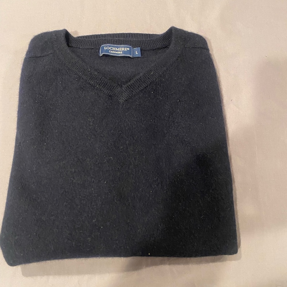 Men's Navy Cashmere V-neck Sweater